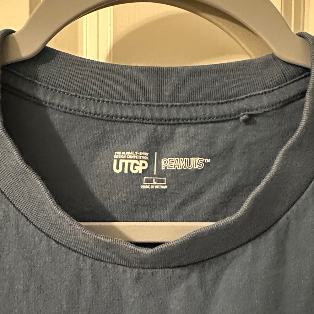 Uniqlo Blue Graphic Tee with Peanuts Design - Picture 3 of 4